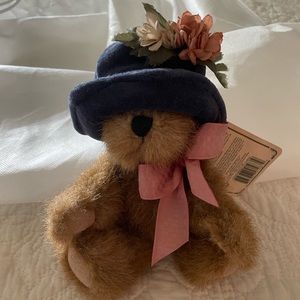 Boyd’s Bears “Carly Bearsworth”